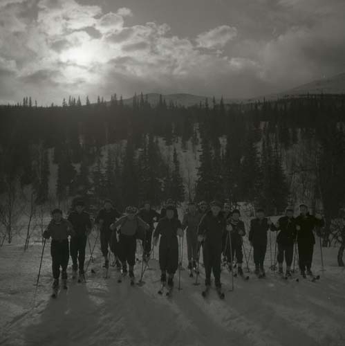 Alla Växboodlarna åker skidor, Åre 1953.