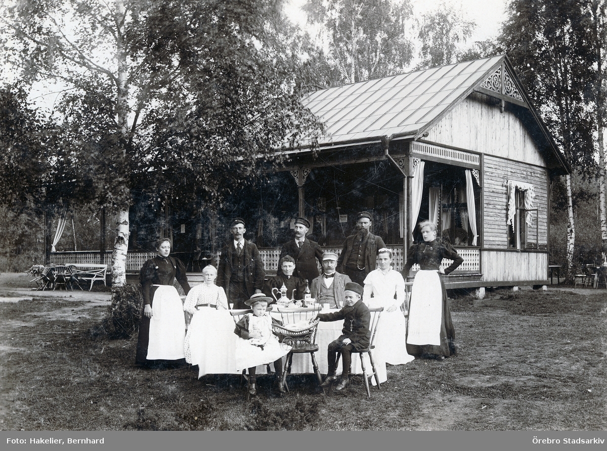 Familjen Eriksson i Strömsnäs på Karlslunds gård, 1890-tal