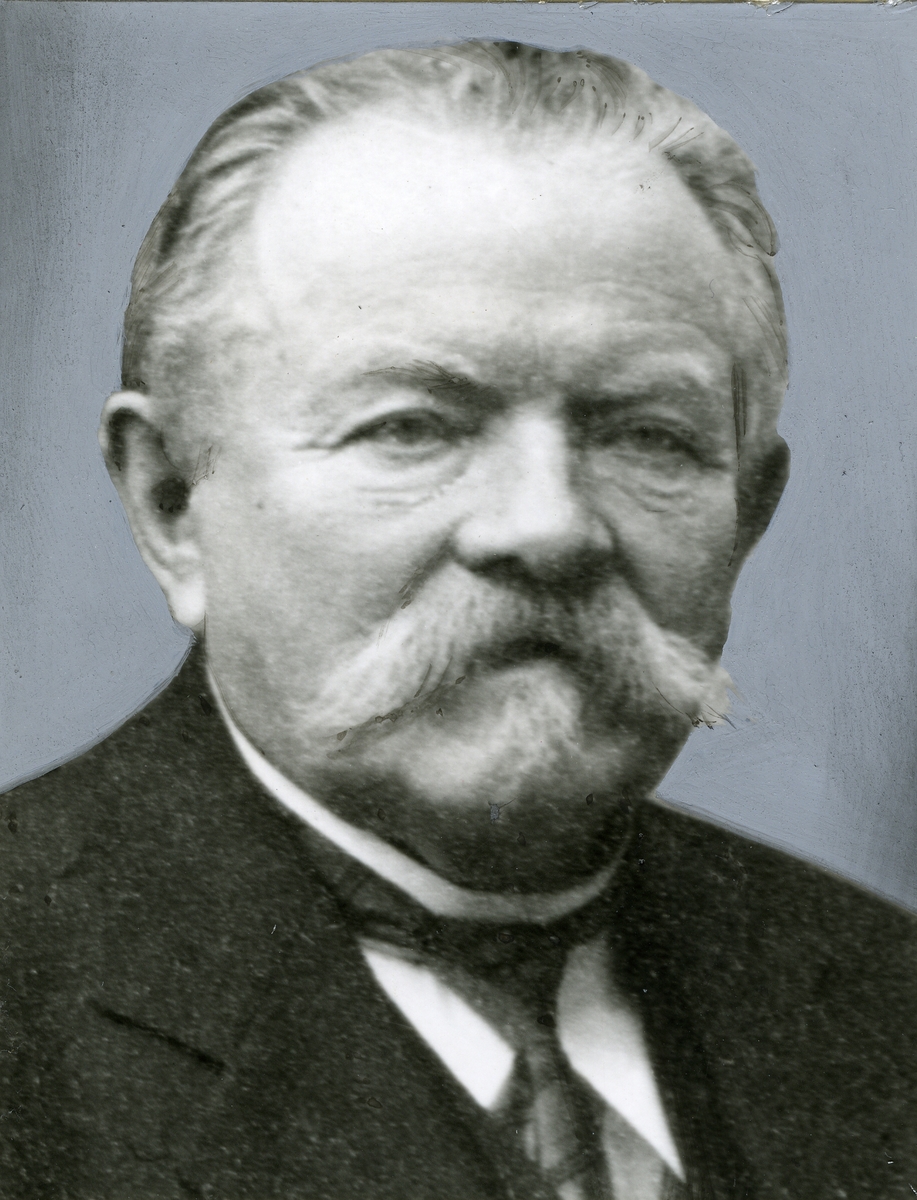 Fredrikstad. 
Franz Rudolf Haube (1847-1913).
 Fredrikstad Musikkforenings dirigent og første leder.
 Musikkhandler.