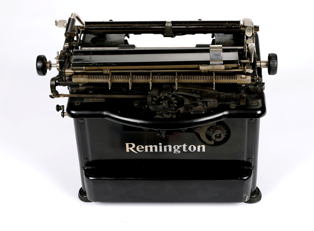 Skrivemaskin fra antatt 1920-tallet.