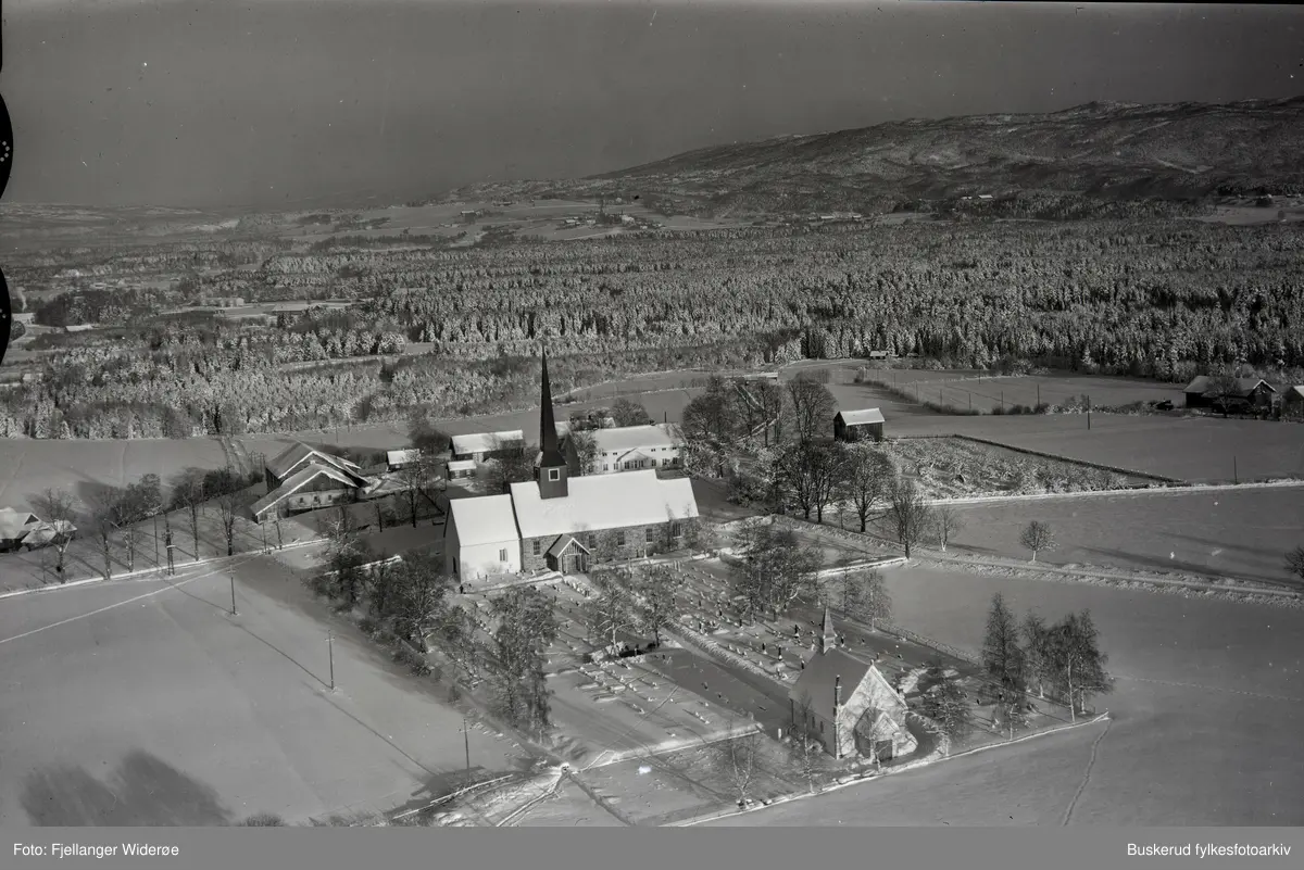 Hole kirke på Røyse i Hole kommune er opprinnelig ei steinkirke fra ...