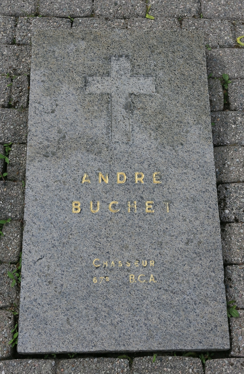 Andre Buchet (André Bouchet) (d. 1940), fransk soldat, gravlagt på Namsos kirkegård.