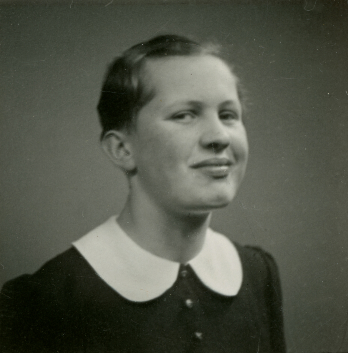 Ungdomsbilde av Marit Valen Li, tatt 18. januar 1937.