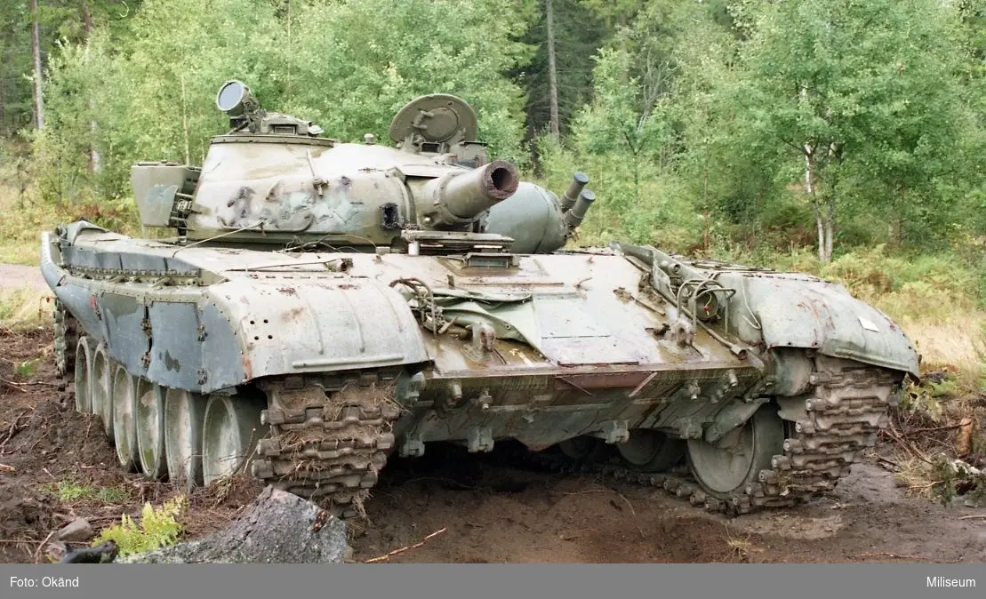 Stridsvagn T 72 för sprängprover. - Miliseum / DigitaltMuseum