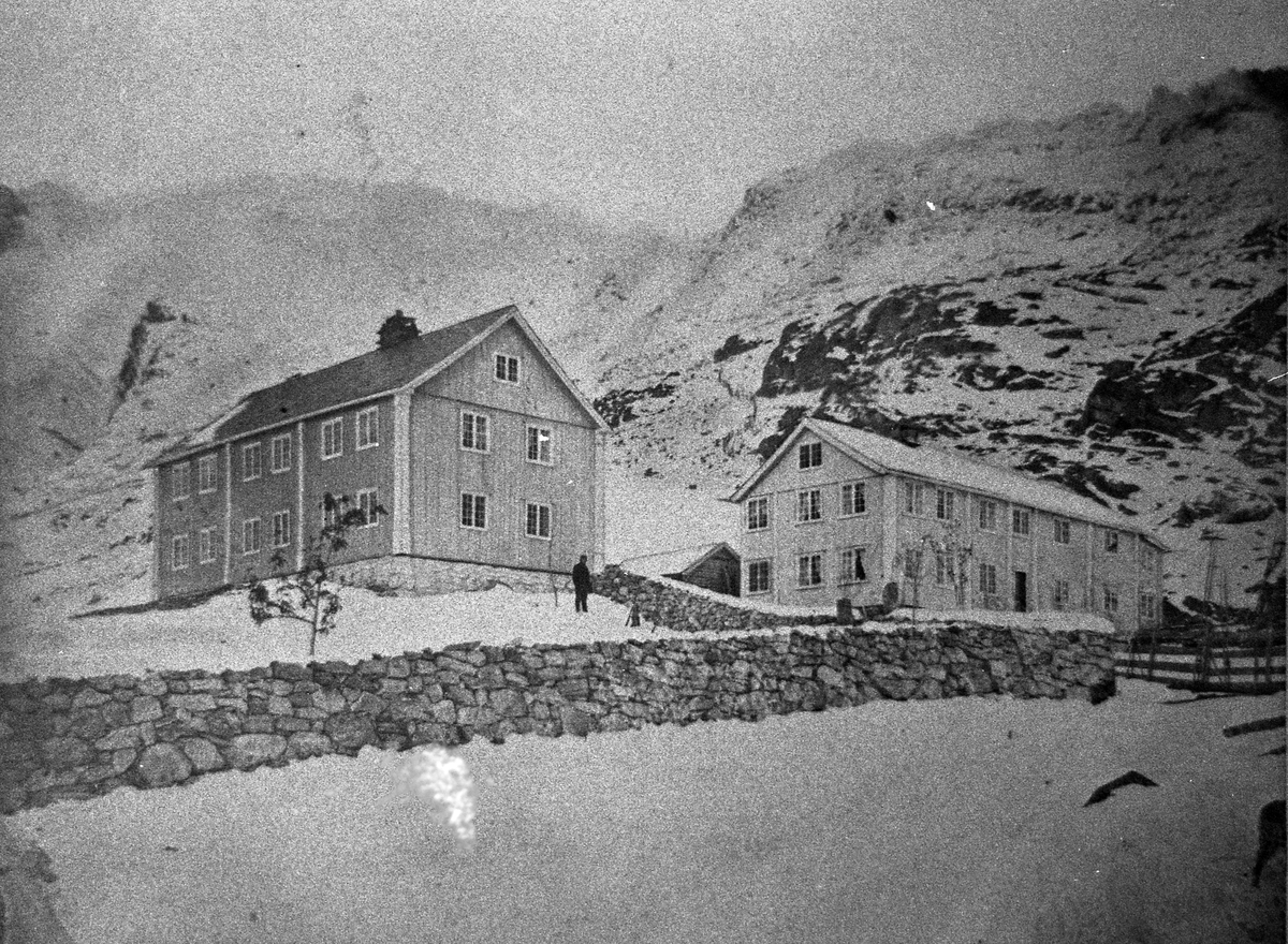 Skogstad skysstasjon ein gong før nye uthuset vart bygd i 1886