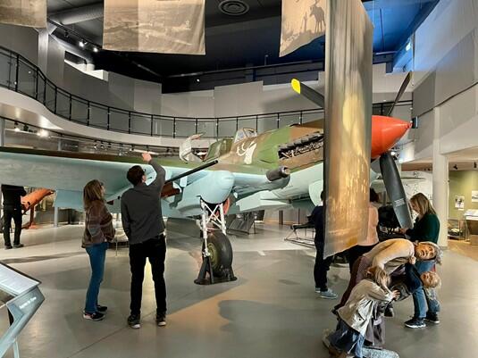 Grenselandmuseet Kirkenes Foto: Kristoffersen 2022 Et Spitifire jagerfly på museum