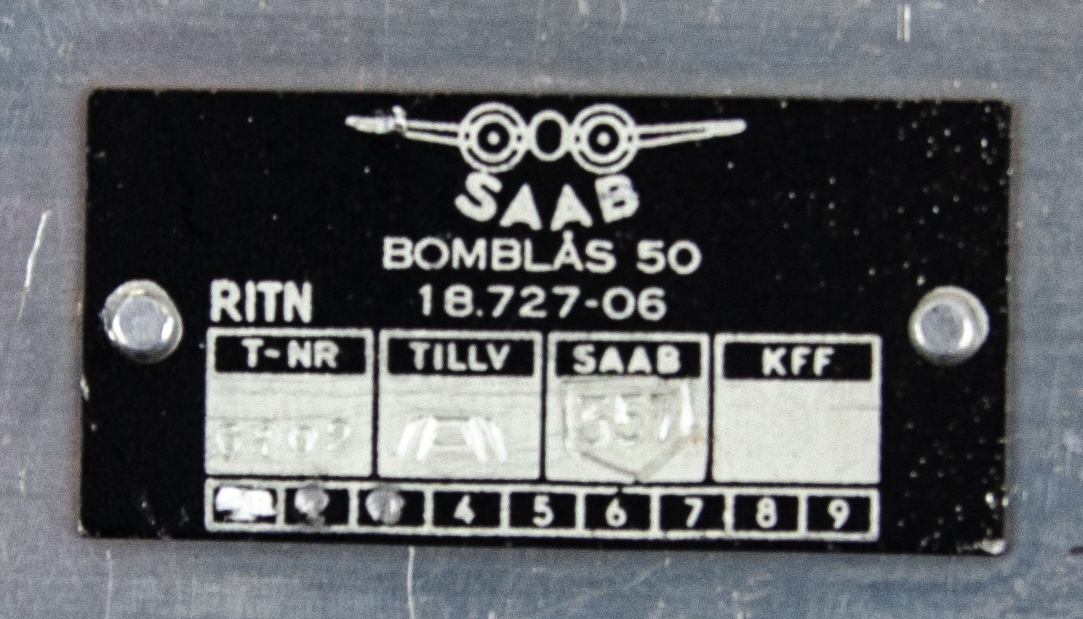 Bomblås 50, tillhörandes flygplanstyp Saab 18. Av metall, ritningsnummer: 18.727-06.
