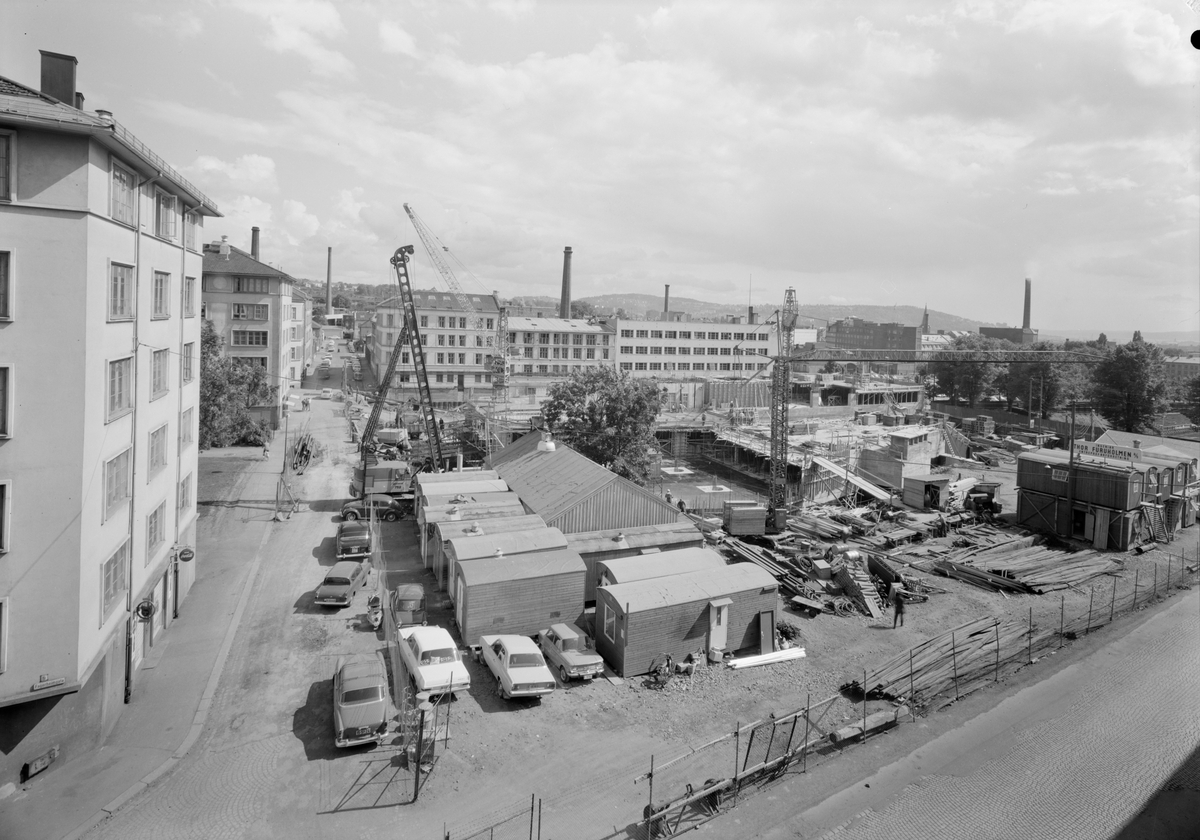 Arkitekturfoto av byggefaser i konstruksjonen av bygget til Bergene A/S på Sofienberg i Oslo. Fotografert fra Fagerheimgata.