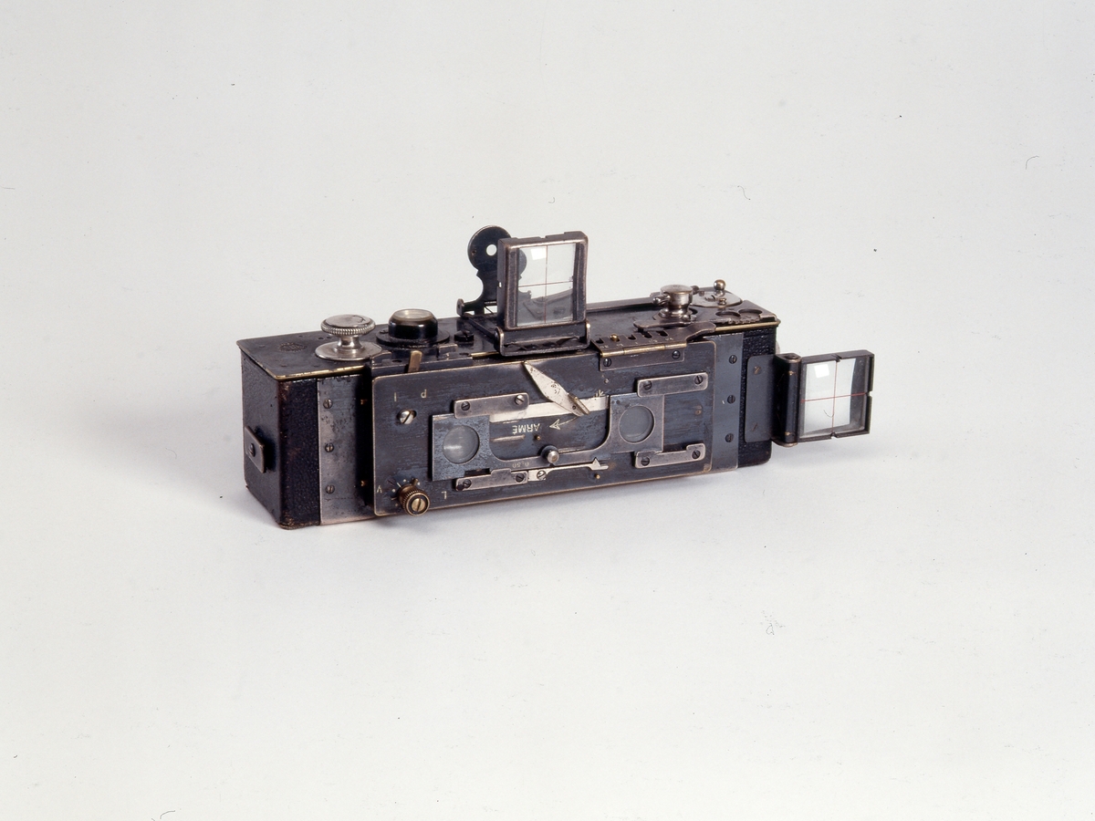 Homeos (type 2) er et stereokamera produsert av Jules Richard i Paris i 1920.