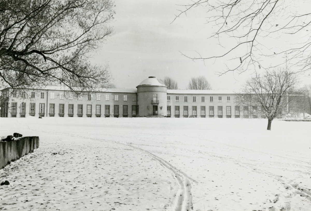 Vinterbild föreställande Sjöhistoriska museets framsida.