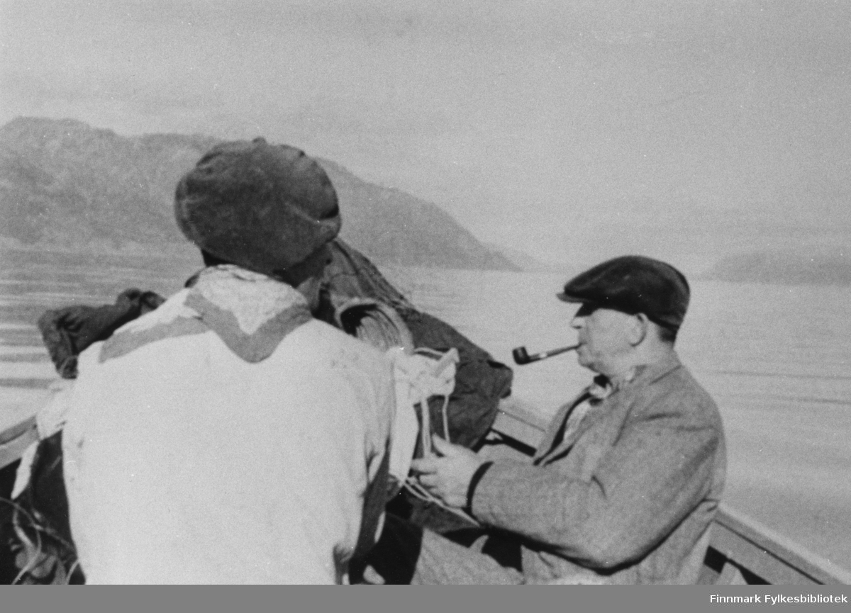 På befaring til Skillefjord med båt. Rolf Heggeli og Odin Holsmo.