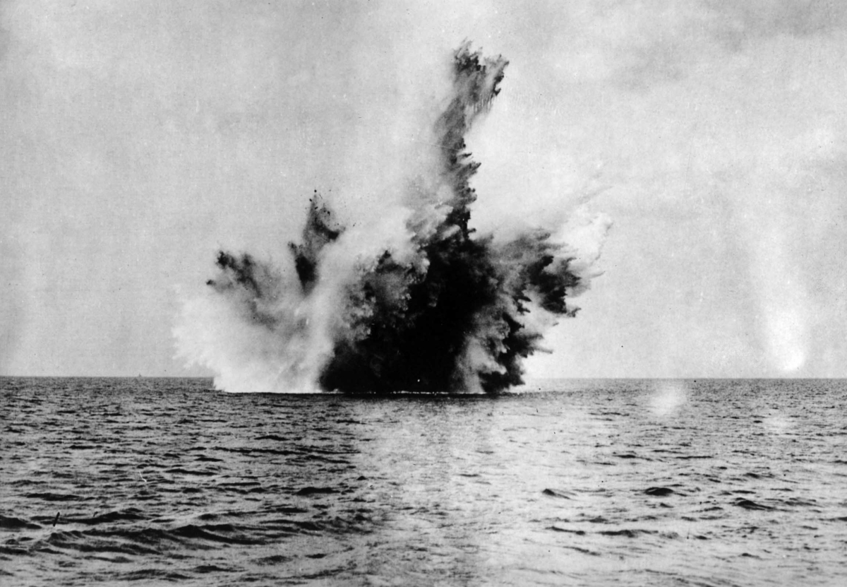 En exploderande sjömina under första världskriget.