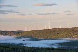 Vindturbiner på Kjølberget Vindkraftverk i Våler, fotografer