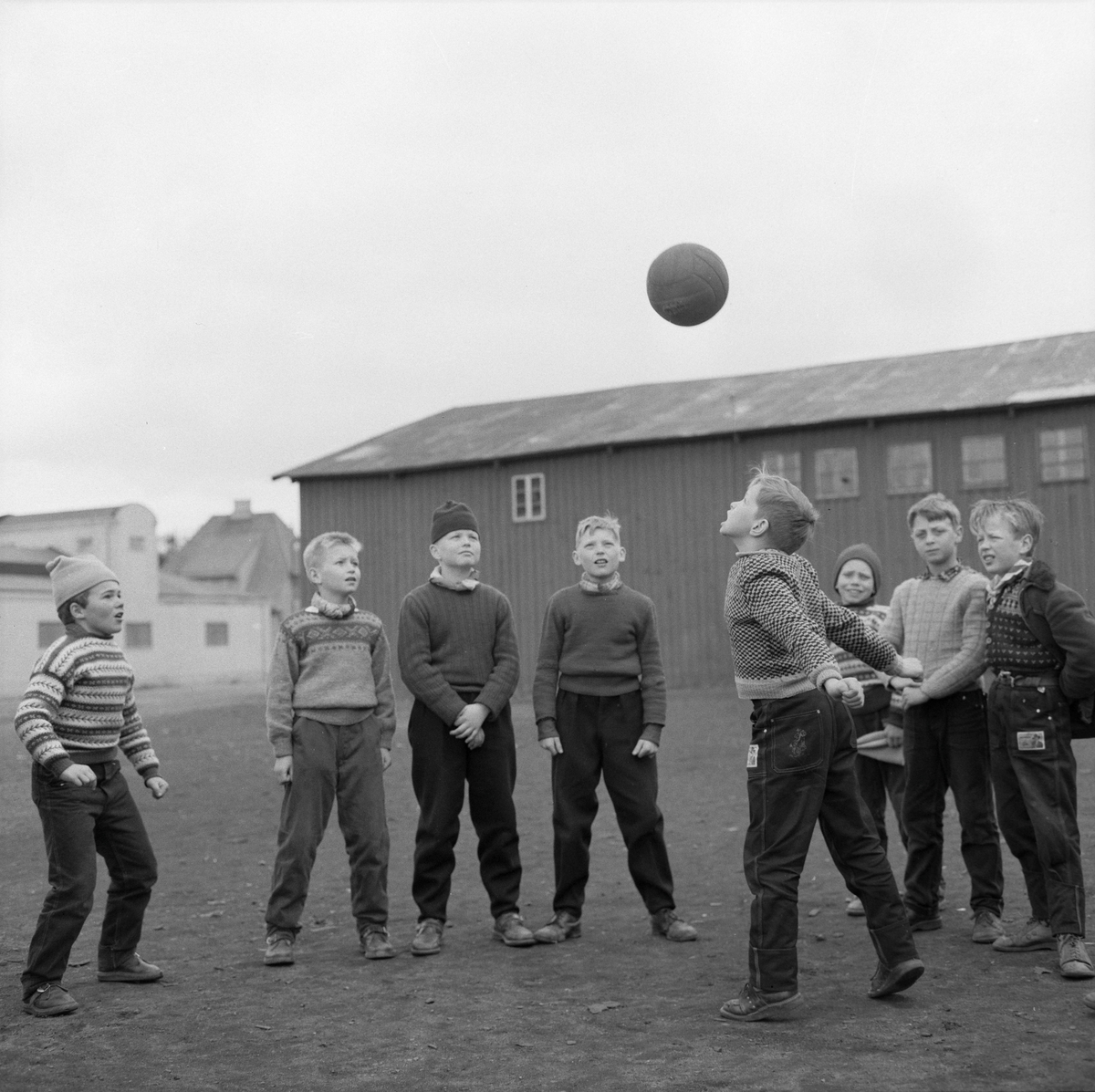 Fotballinteresserte gutter på Lilleby skole
