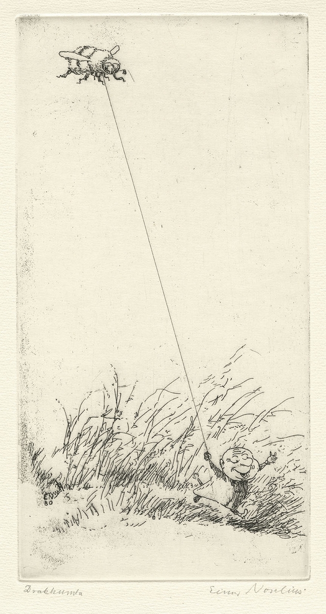 En liten gubbe springer i högt gräs med drake i form av en humla som flyger högt uppe i luften.