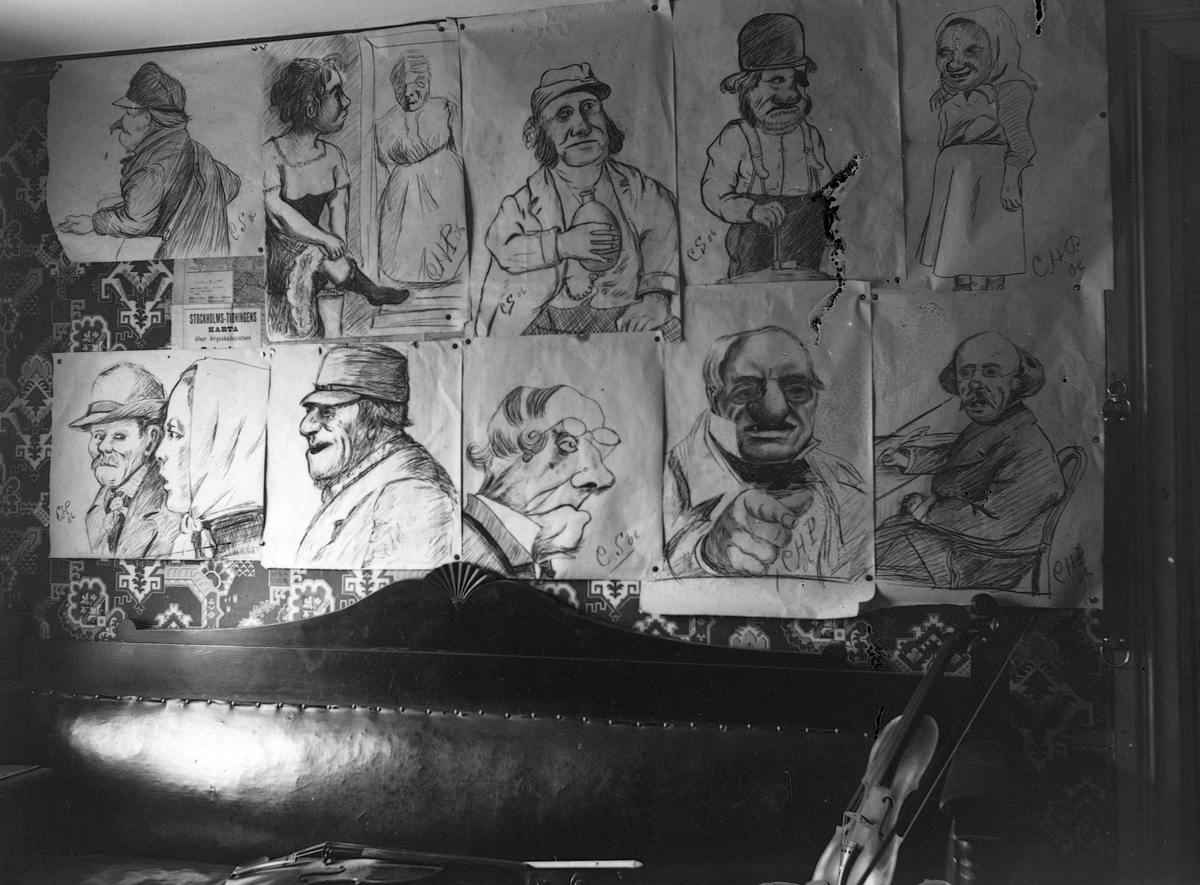 Under åren 1903-08 drev Carl Sundström handelsboden i Viby. Vid sidan av arbetet fotograferade han flitigt och var uppenbarligen även musikant och tecknare. På en vägg i bostaden har han nålat upp och dokumenterat en rad dråpliga teckningar, månne karikatyrer av personer från orten. Samtliga är för övrigt daterade 1906.