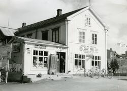 Bilder fra Ester Lill Hektoen og Johnny Wahlvåg