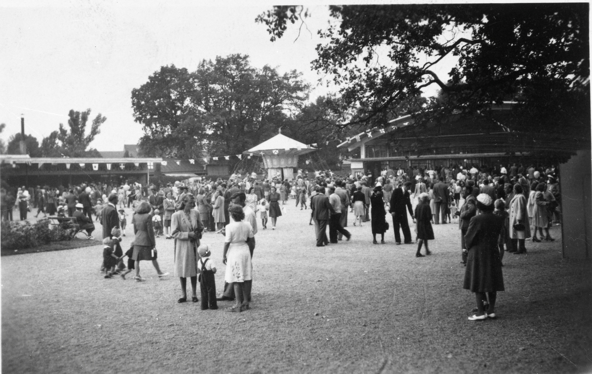 Publik i Folkets Park, 1940-talet, Västerås.