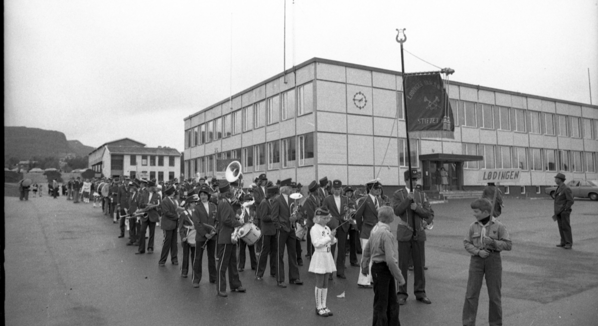 Sør-Troms og Vesterålens 19. skolemusikkstevne på Sortland 12. og 13 juni. 1976. Ved Sortland videregående skole.