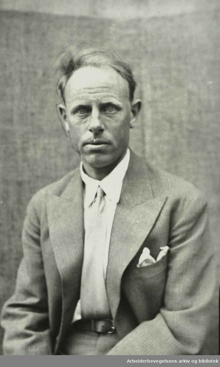 Knut Gjengedal (1900 - 1973). Lærer, skribent og barnebokforfatter. Udatert
