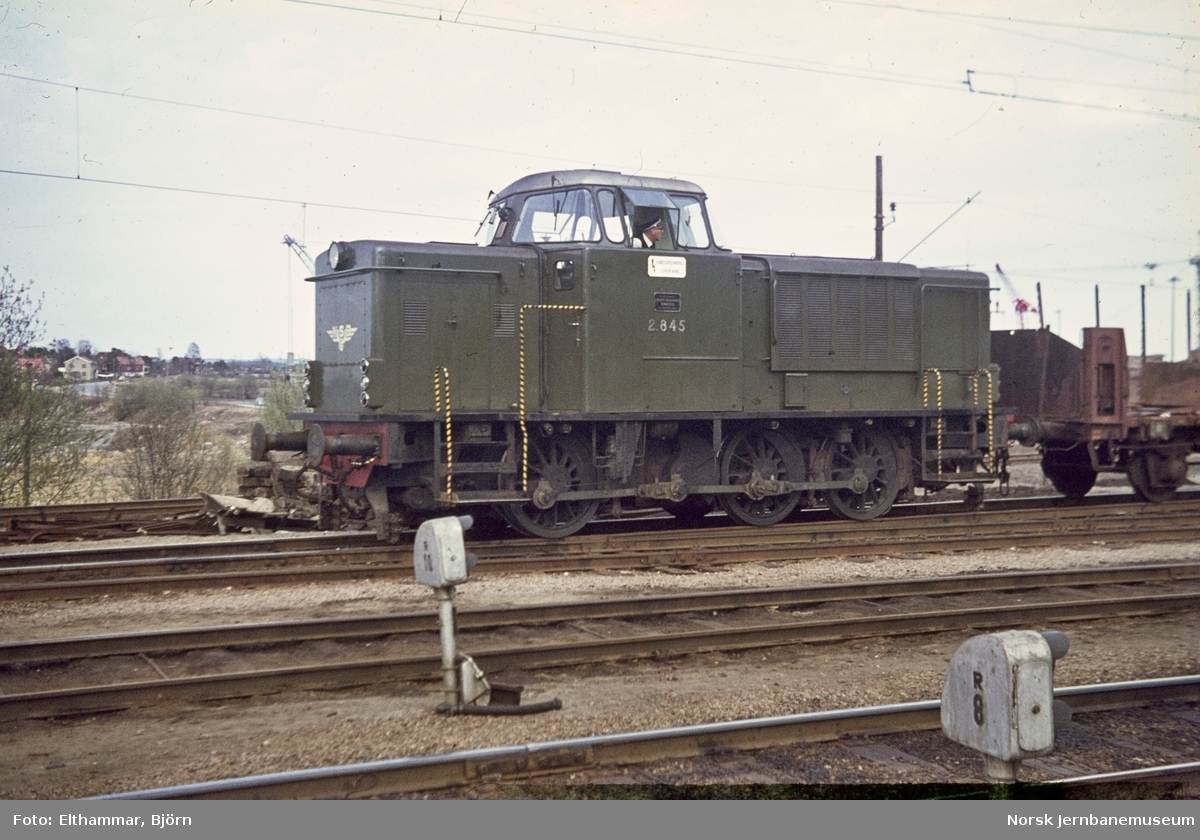 Diesellokomotiv type Di 2 nr. 845 i skiftetjeneste i Sarpsborg