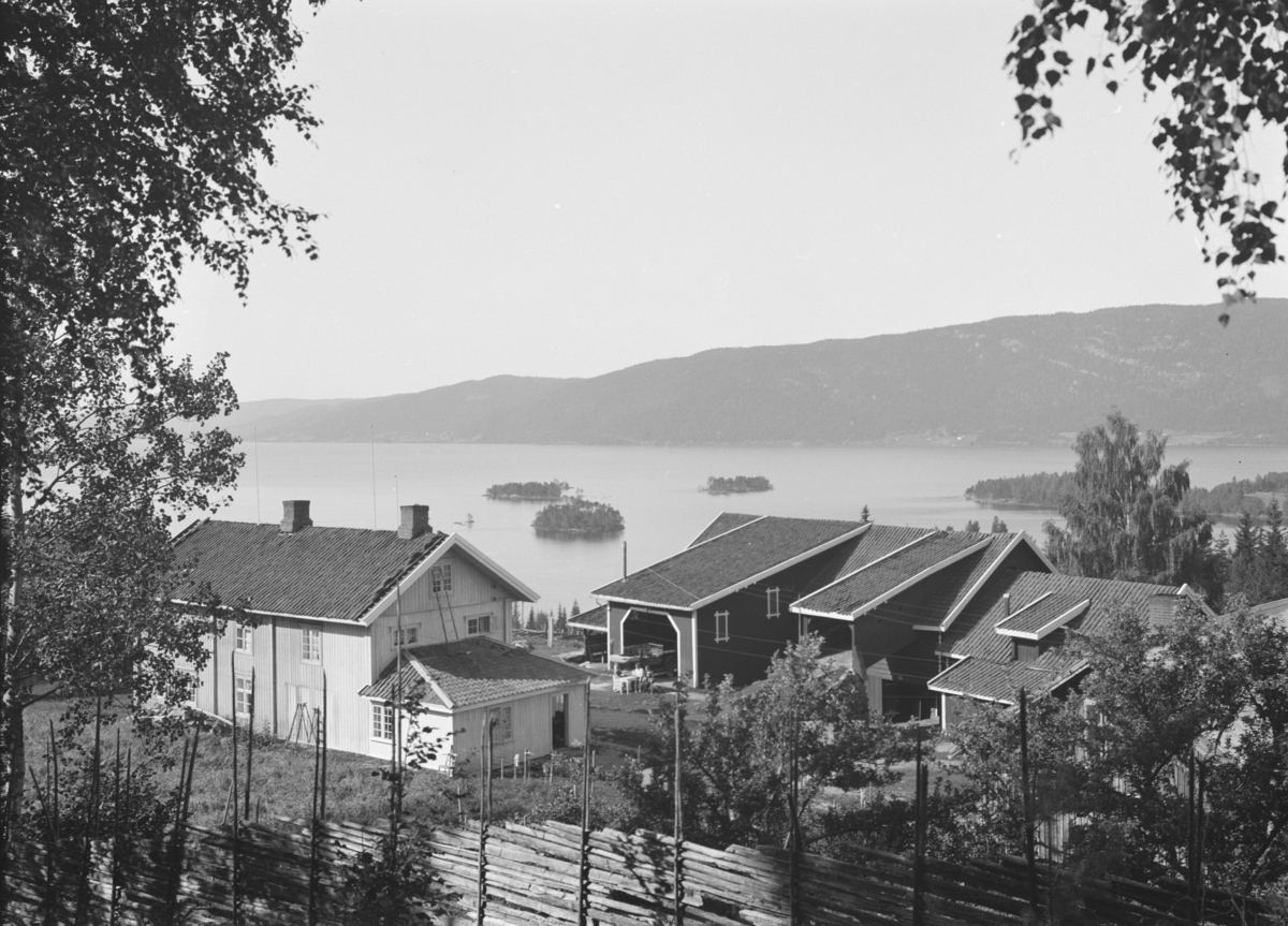 Grimsrud ved Randsfjorden.