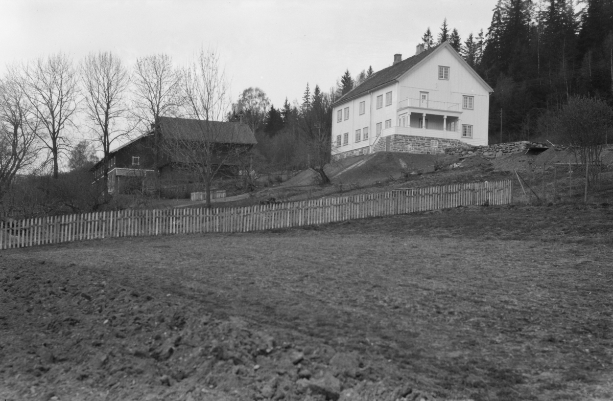 Grimsrud gård ved Randsfjorden.