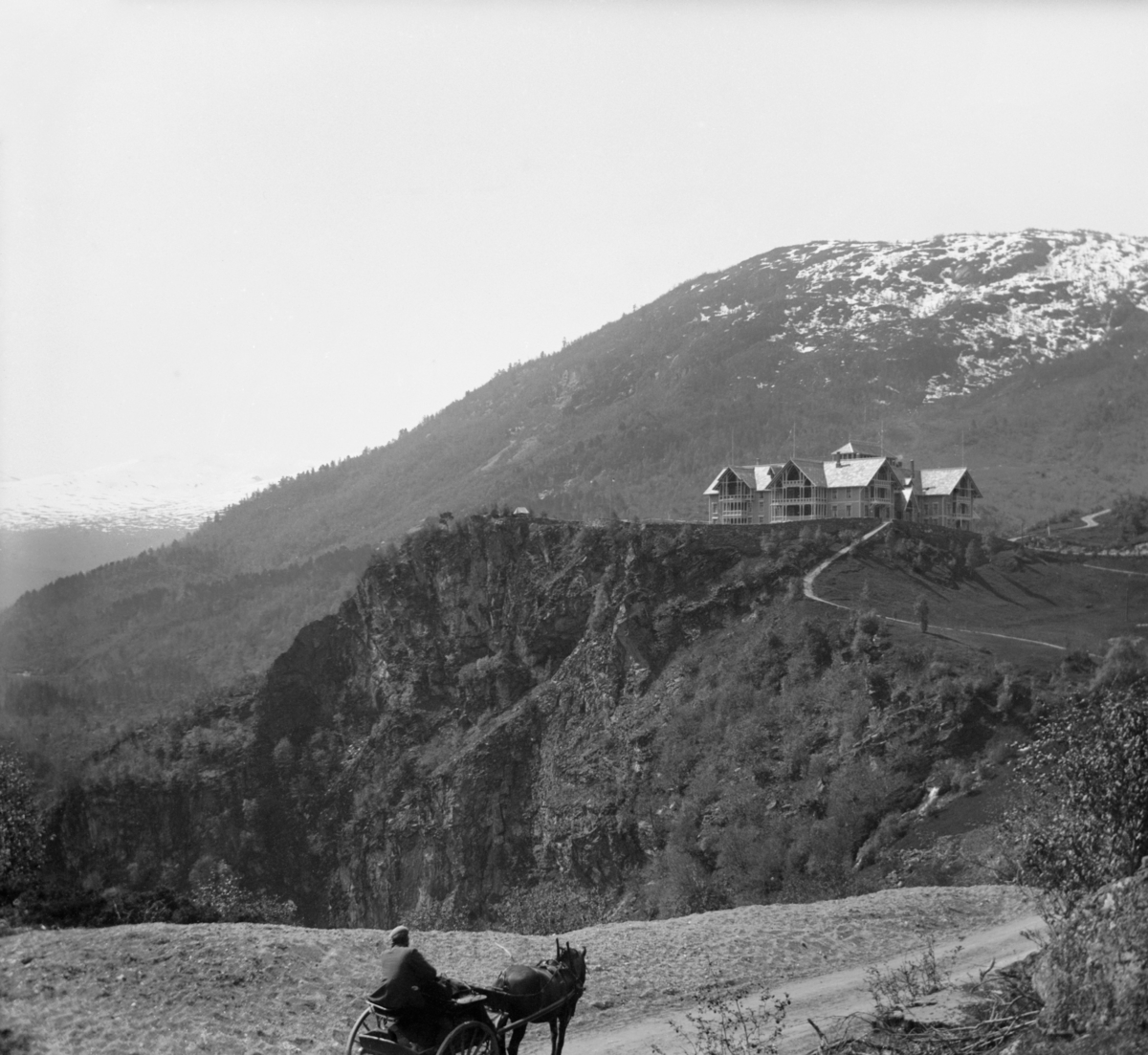 Nedbrent
Stalheim hotell
Fotografert 1900 Ca.
