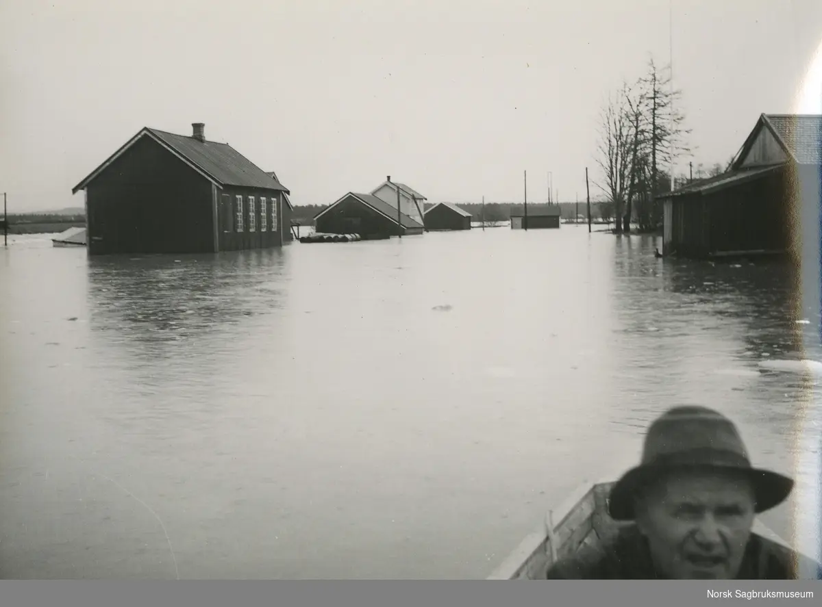 Flommen i Namsen ved Skage Lense 26. mars 1953.