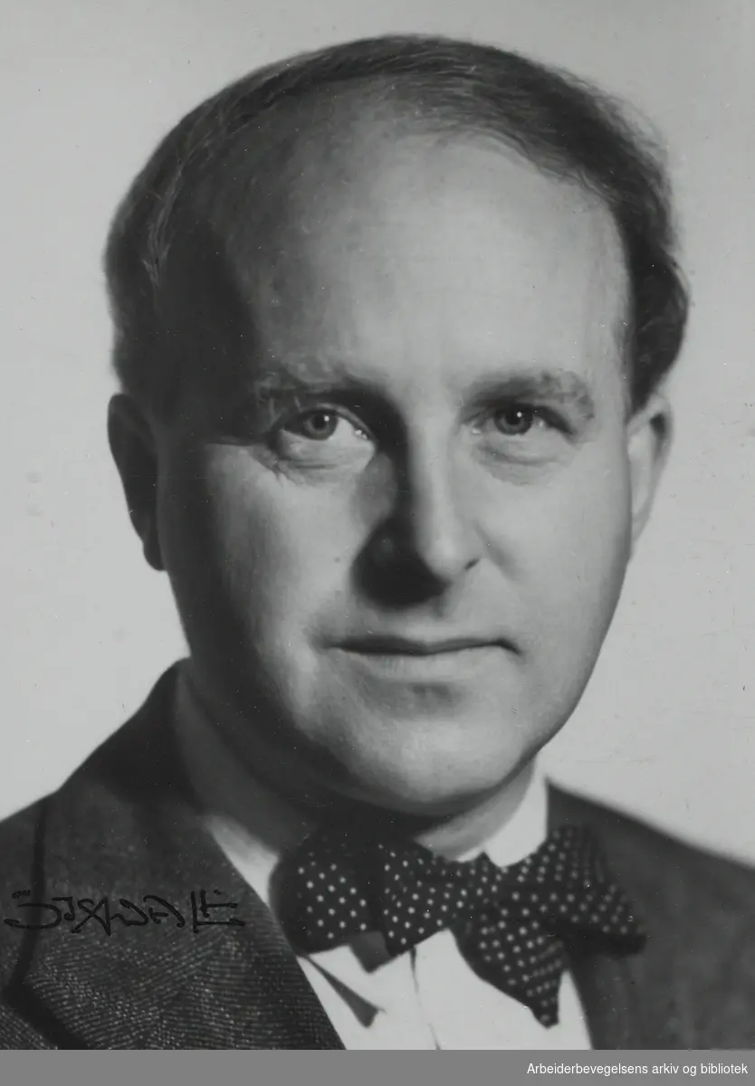 Klaus Egge (1906-1979). Komponist. Arbeidermagasinet/Magasinet for Alle. Udatert