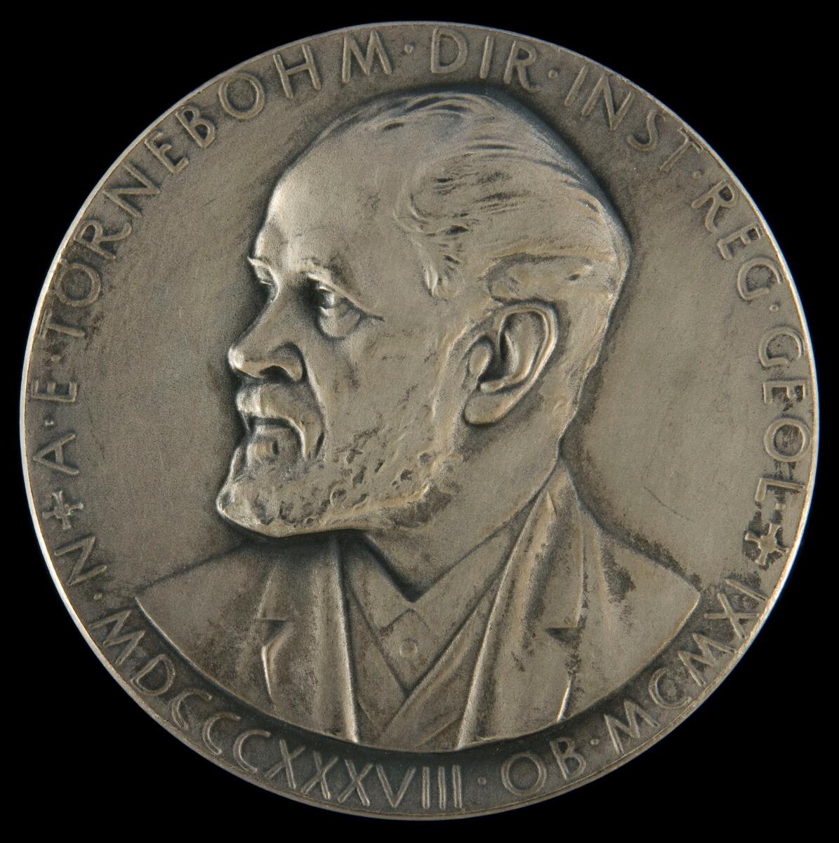 Medalj Alfred Elis Törnebohm. Vetenskapsakademin. Härnösands Allmänna Läroverk

