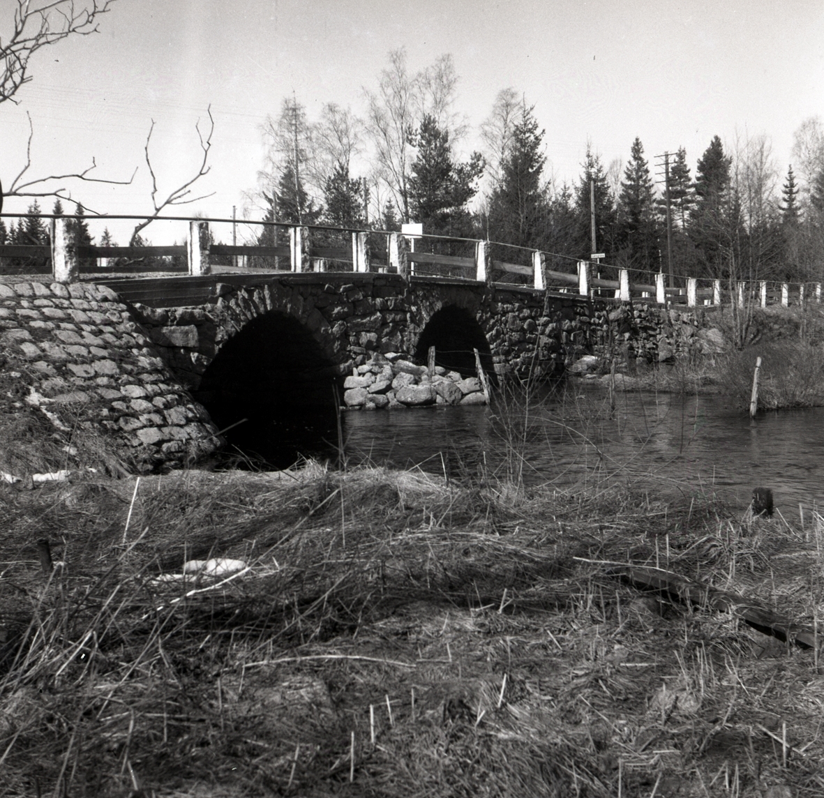 Garvaregården och stenvalvsbron i Sjötorp.