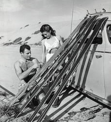 Peter Nootebaum og Barbara Cooper fra Santa Monica på sandsk