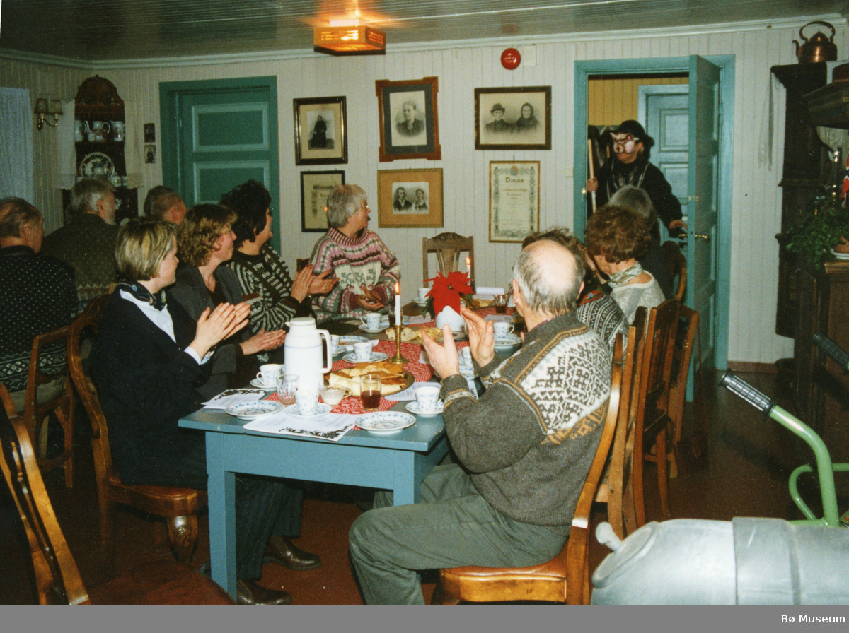 Tre foto frå Bø Folkeakademi si 20. dag jul feiring på Bø Museum