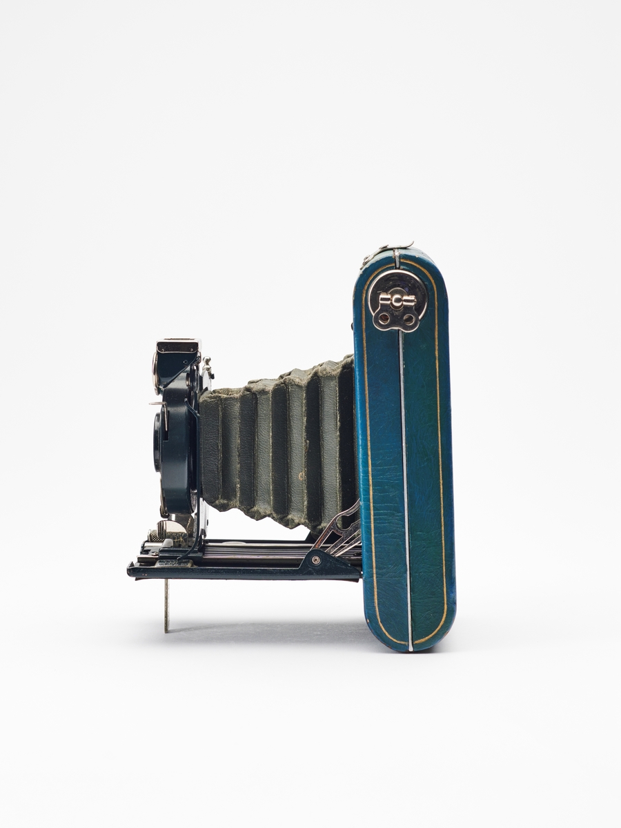 Vest Pocket Kodak Series III er et foldekamera for 127 rullfilm, produsert av Eastman Kodak Co. i perioden 1926-33.
Kameraet har Autographic-funksjonen, som gjorde at en kunne notere på negativet gjennom en liten luke på kameraets bakside.
