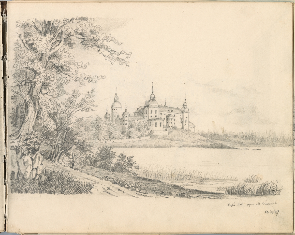 Blyertsteckning: Leckö Slott.  Kopia efter Billmark 3/5 1847.

Ur ett halvfranskt band med blyertsteckningar och akvareller.