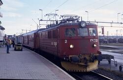Elektrisk lokomotiv El 13 2121 persontog fra Oslo på Hamar s