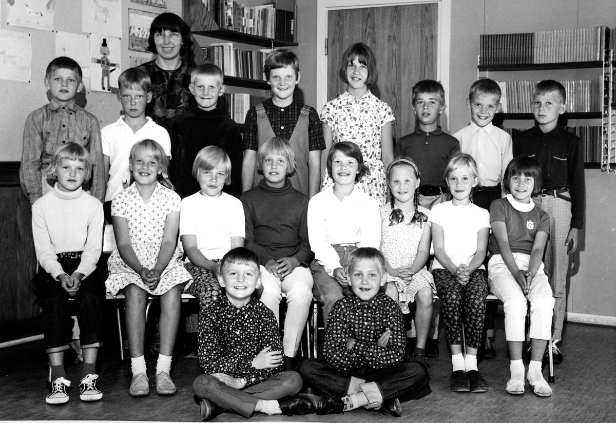 Åsle skola klass 3-4 1966. Inger Eckerlid.