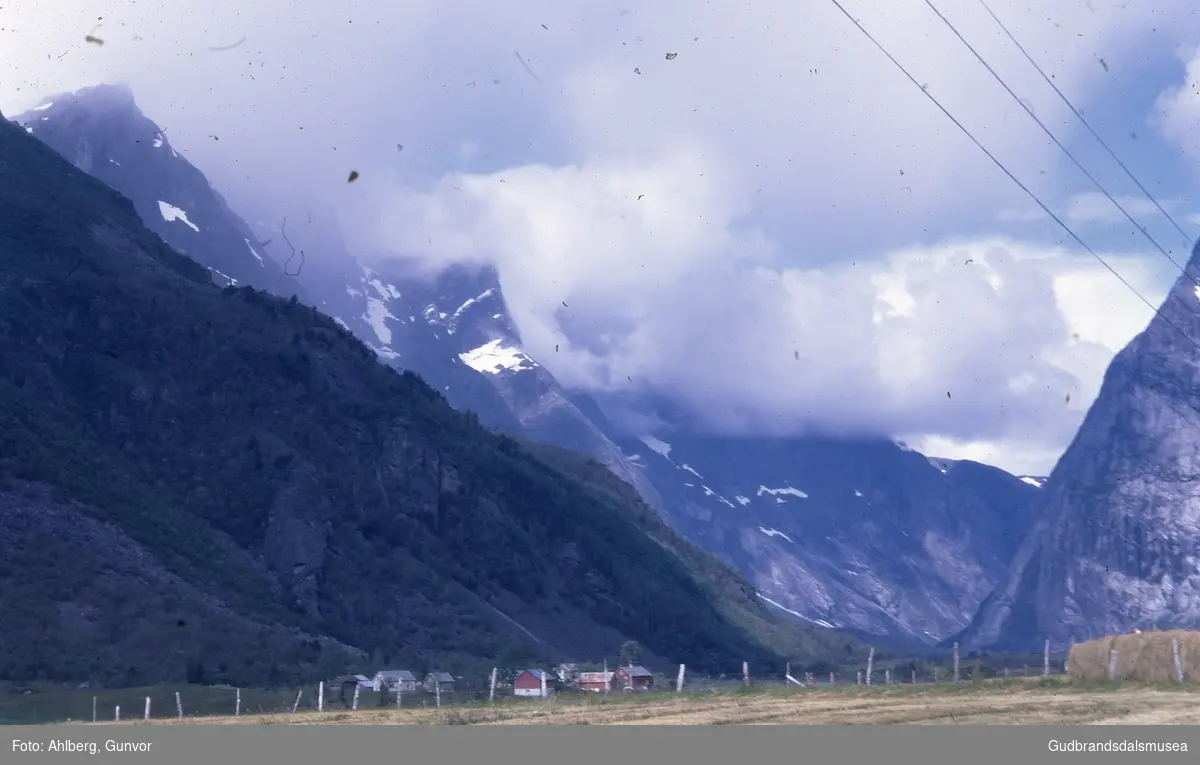 Rauma 1968
Romsdalen, Trollveggen i skodde