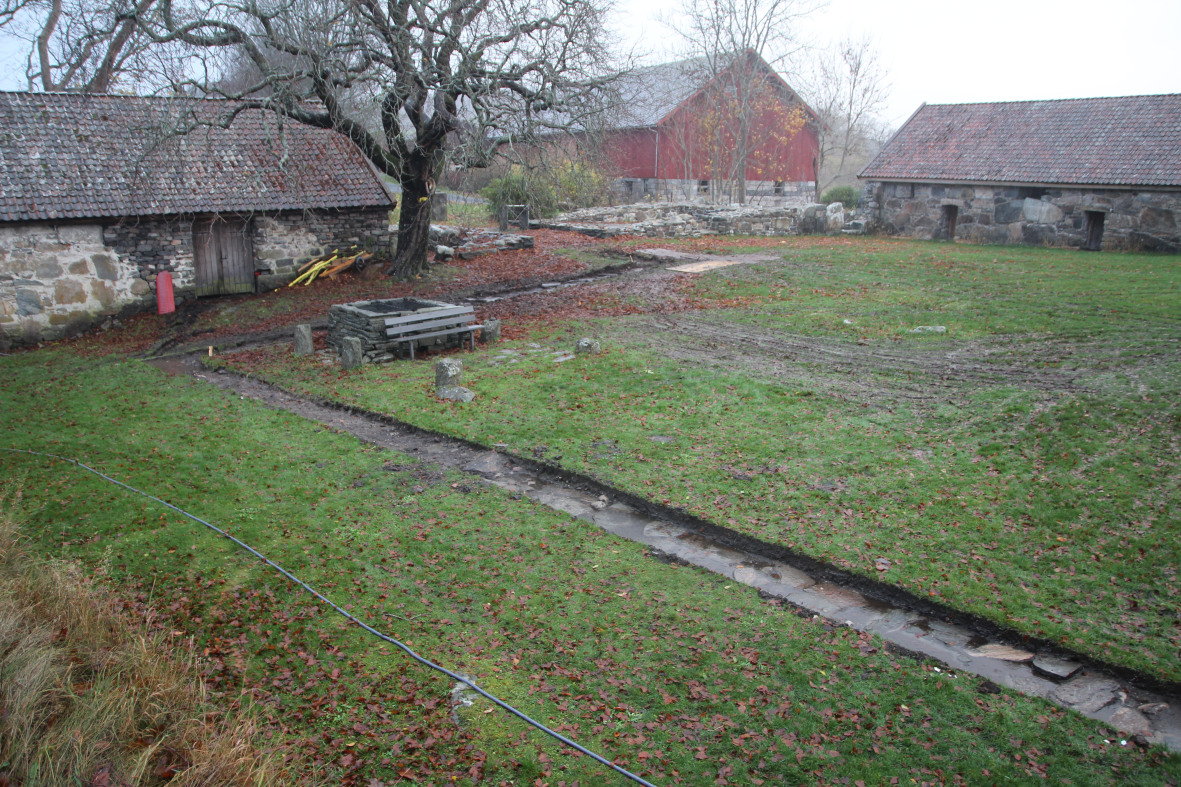 Sjaktgraving over tunet på Halsnøy kloster; forsidefiguren i rapporten