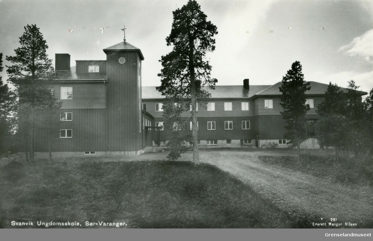 Svanvik ungdomsskole - Folkehøgskolen i 1936.