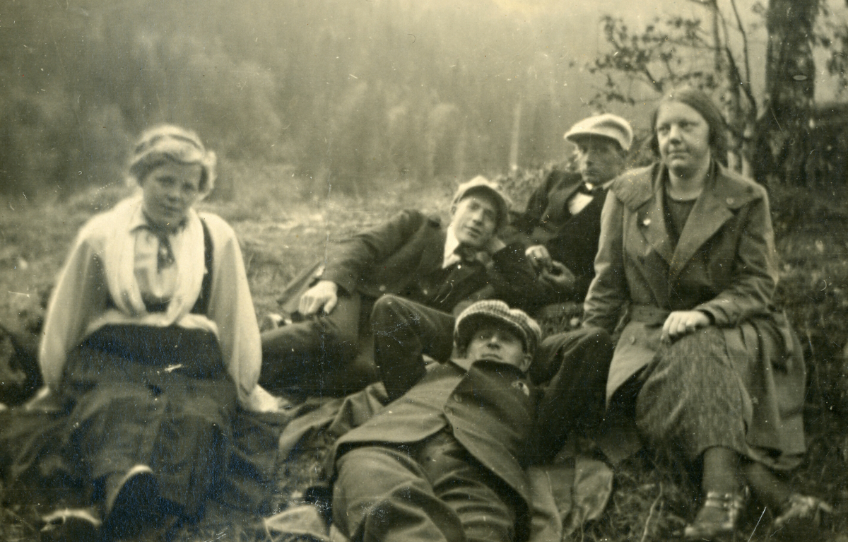 Tre bilde frå ein tur til Hjartdal i 1924.