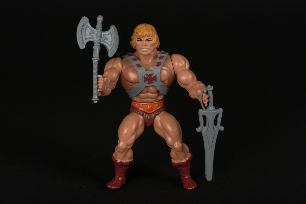 He-manfigur i plast med avtagbar yxa, svärd och bälte. Även huvudet är avtagbart och i en mjukare plast.
Armar och ben är något rörliga.