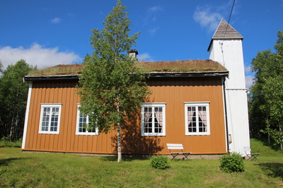 Bjørhusdal gamle skole og kapell - Skole til hverdags og kirke til høytid -