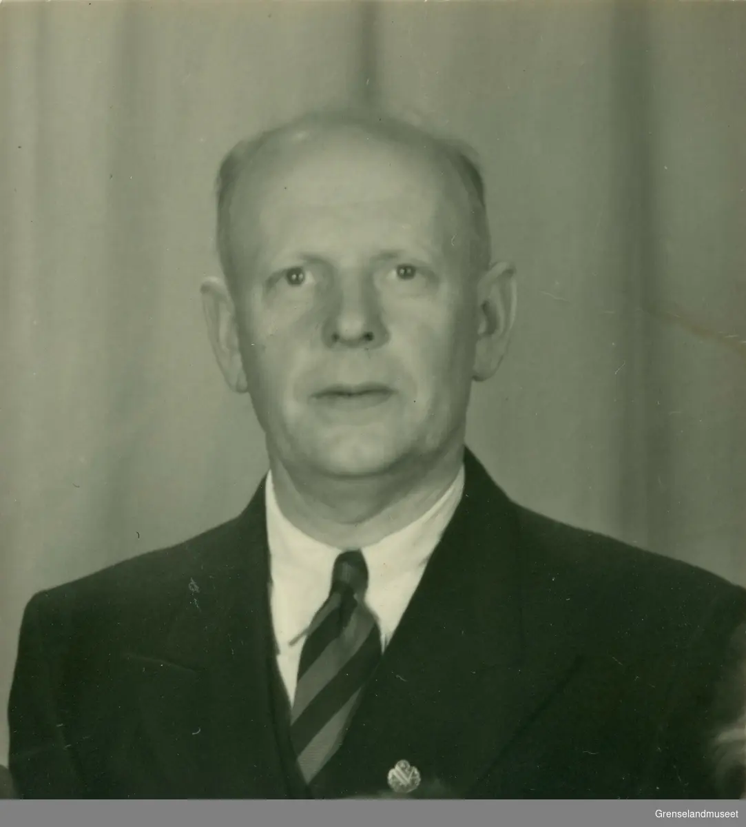 Portrett av Sigurd Rasmussen. Poståpner ved Tårnet fra 1946 ...