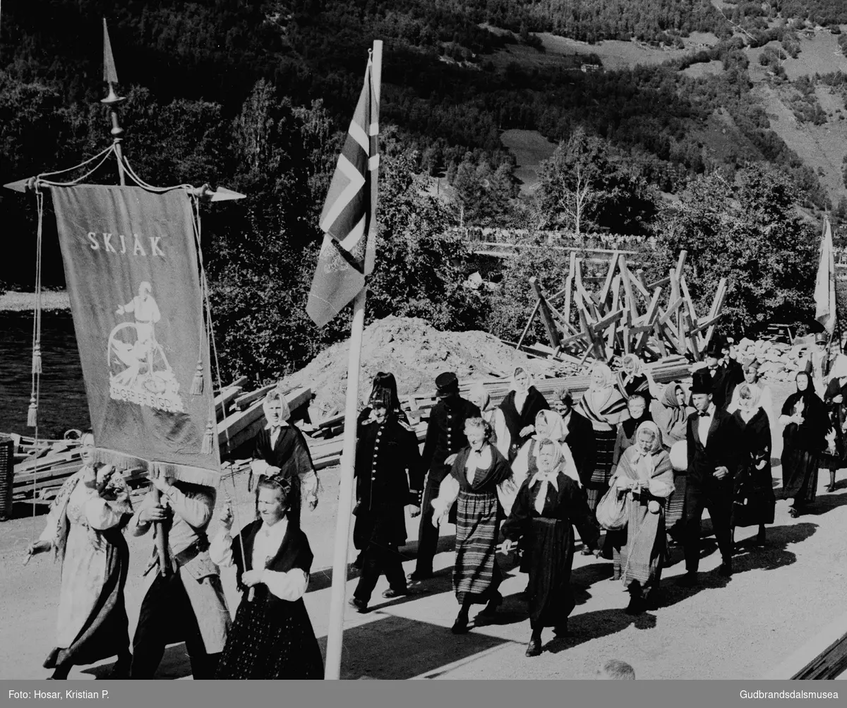 Frå opptoget ved markeringa av 350-årsjubileet 1962 for slaget ved Kringen