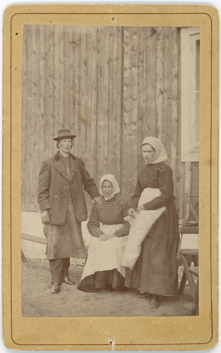 Förvaltare Löf med maka och dotter, Krusenbergs herrgård, Uppland