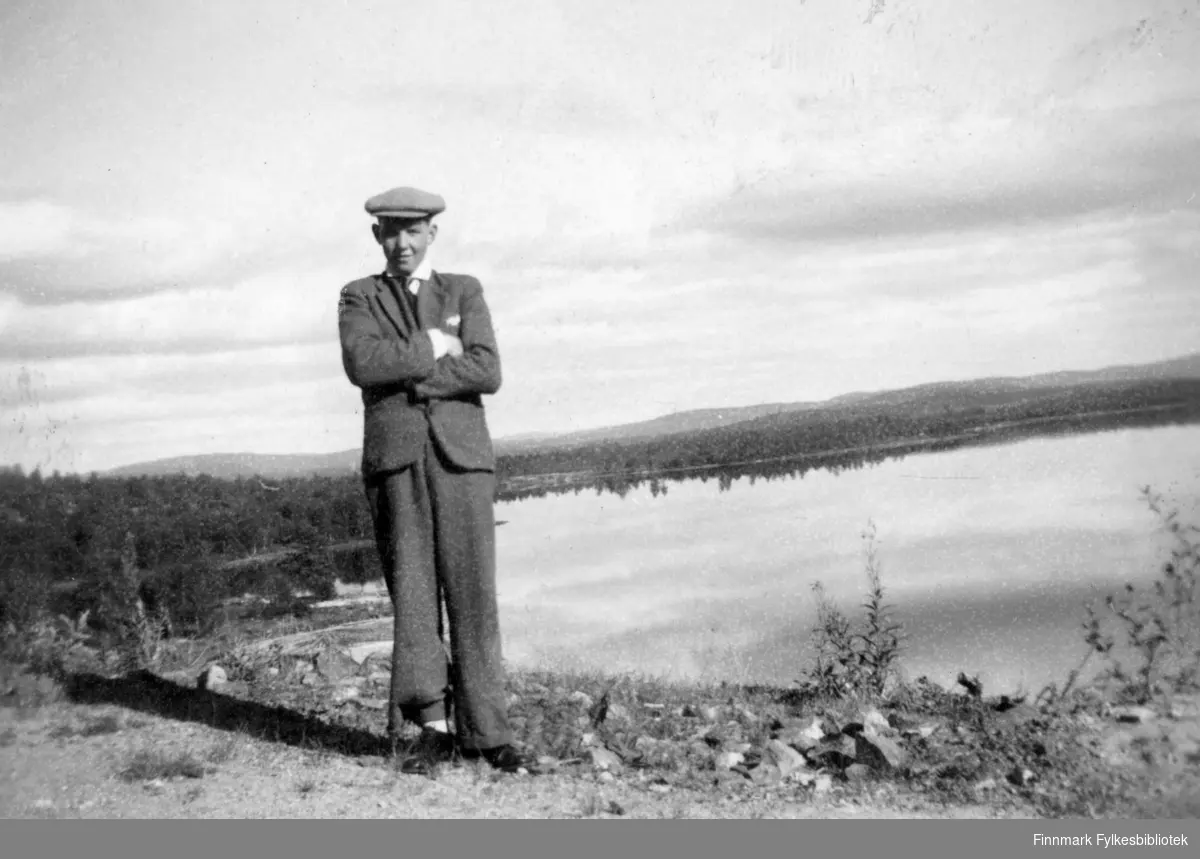 Svein Mortensen, Pasvikdalen, 1945. Tatt ved hvilket vatnet?