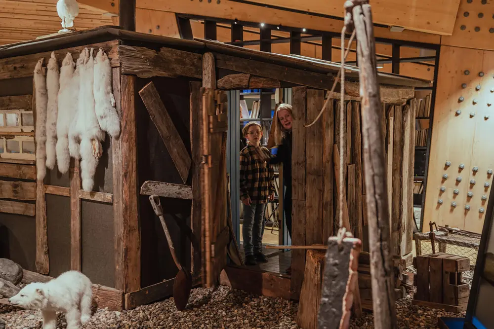 Photo shows a trapper´s cabin, Norwegian style