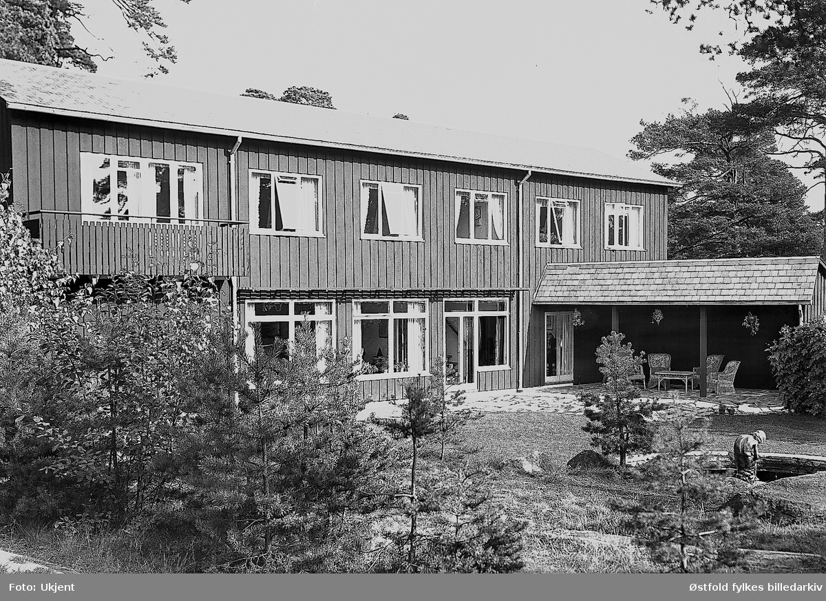 Direktørboligen til Borregård fabrikker, antakelig1950-åra. Tidligere Skogveien, nå Arne Meidells vei 7.